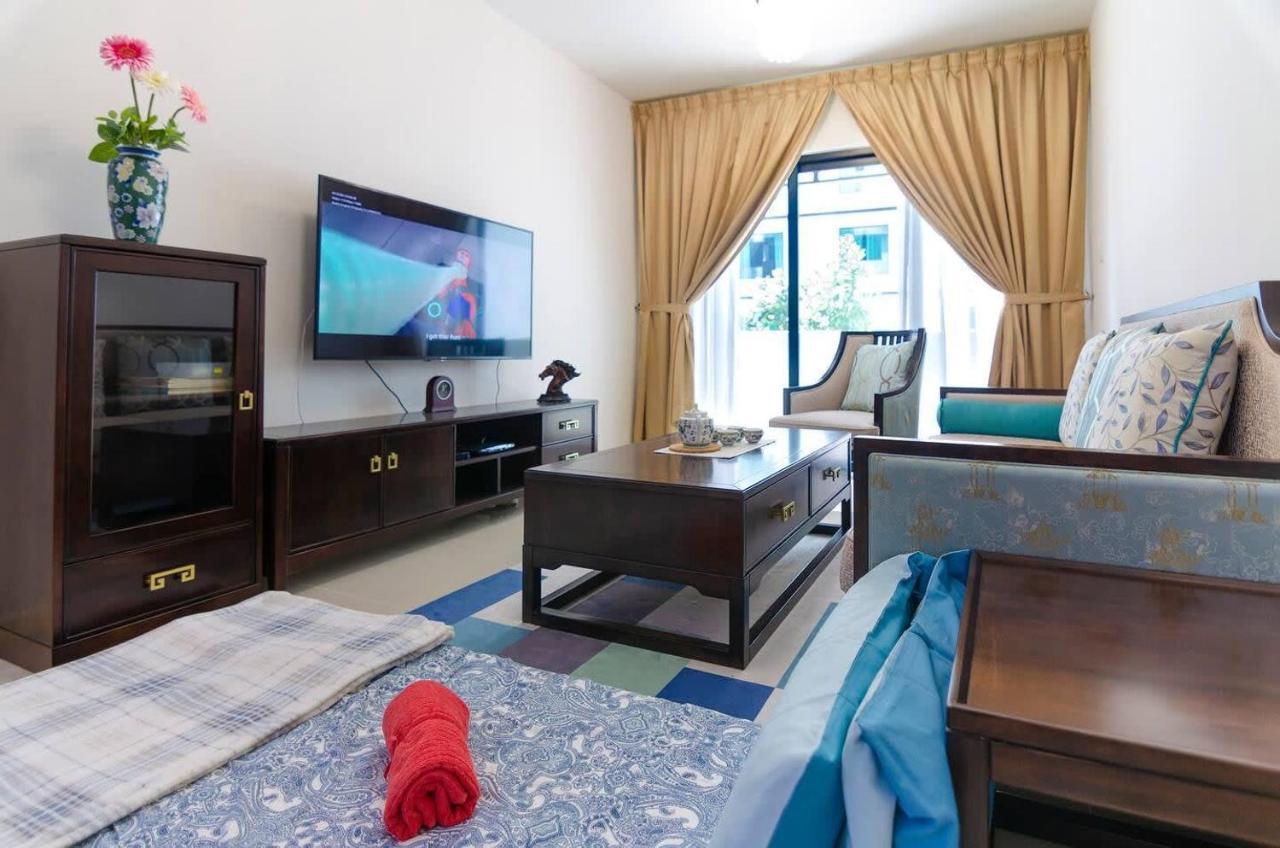 A Cozy & Comfy Suasana Suites In Джохор Бахру Екстериор снимка