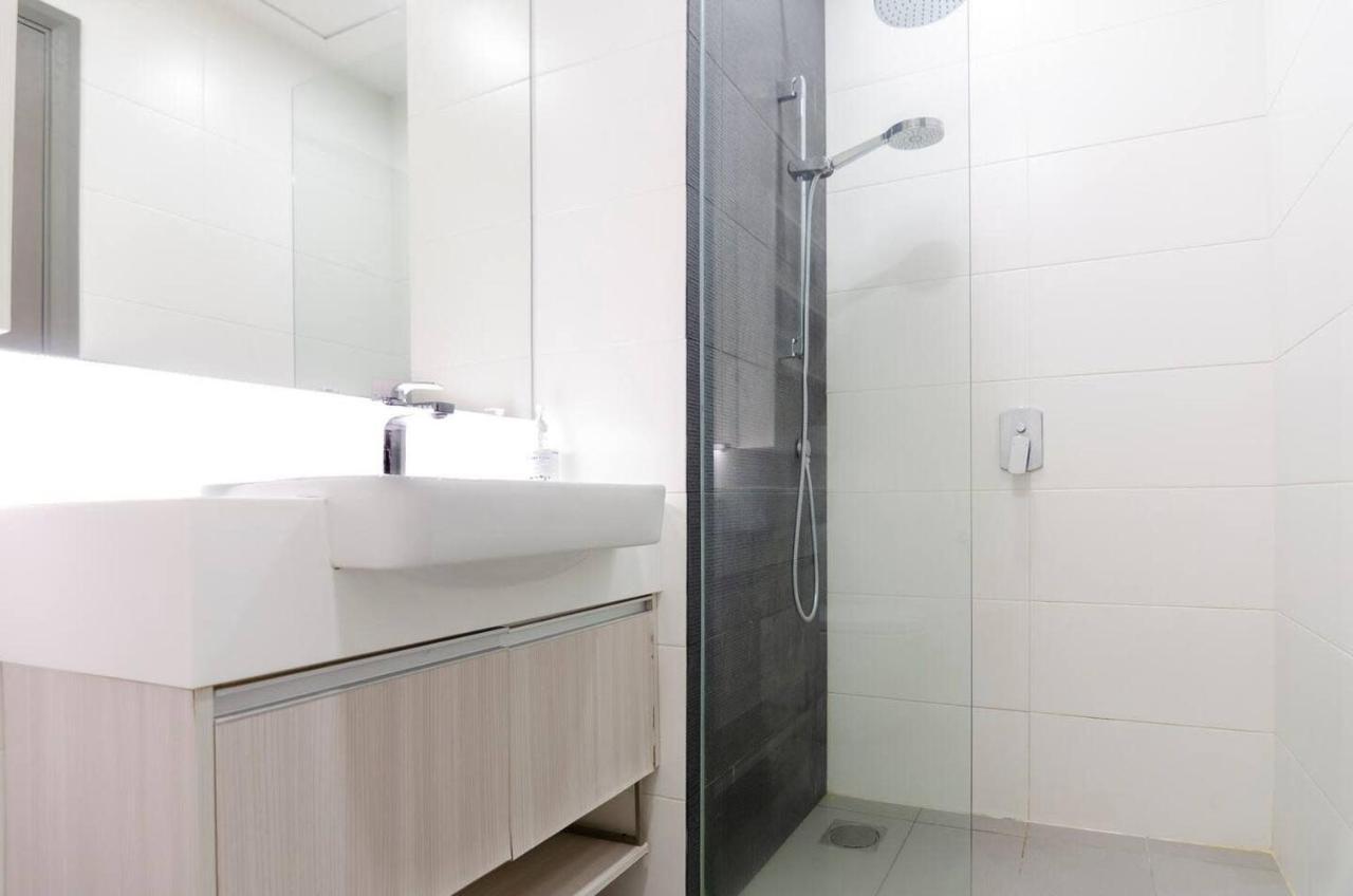 A Cozy & Comfy Suasana Suites In Джохор Бахру Екстериор снимка